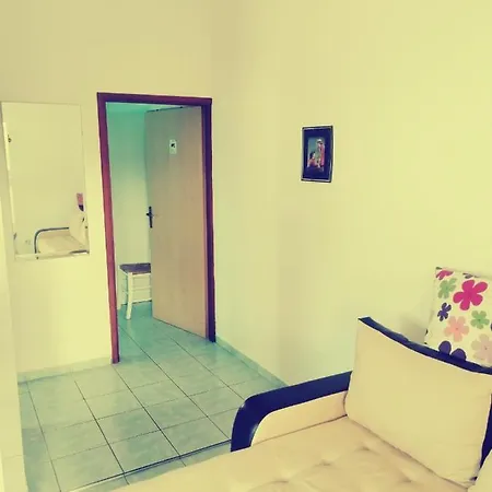 Nedjeljko Apartment *